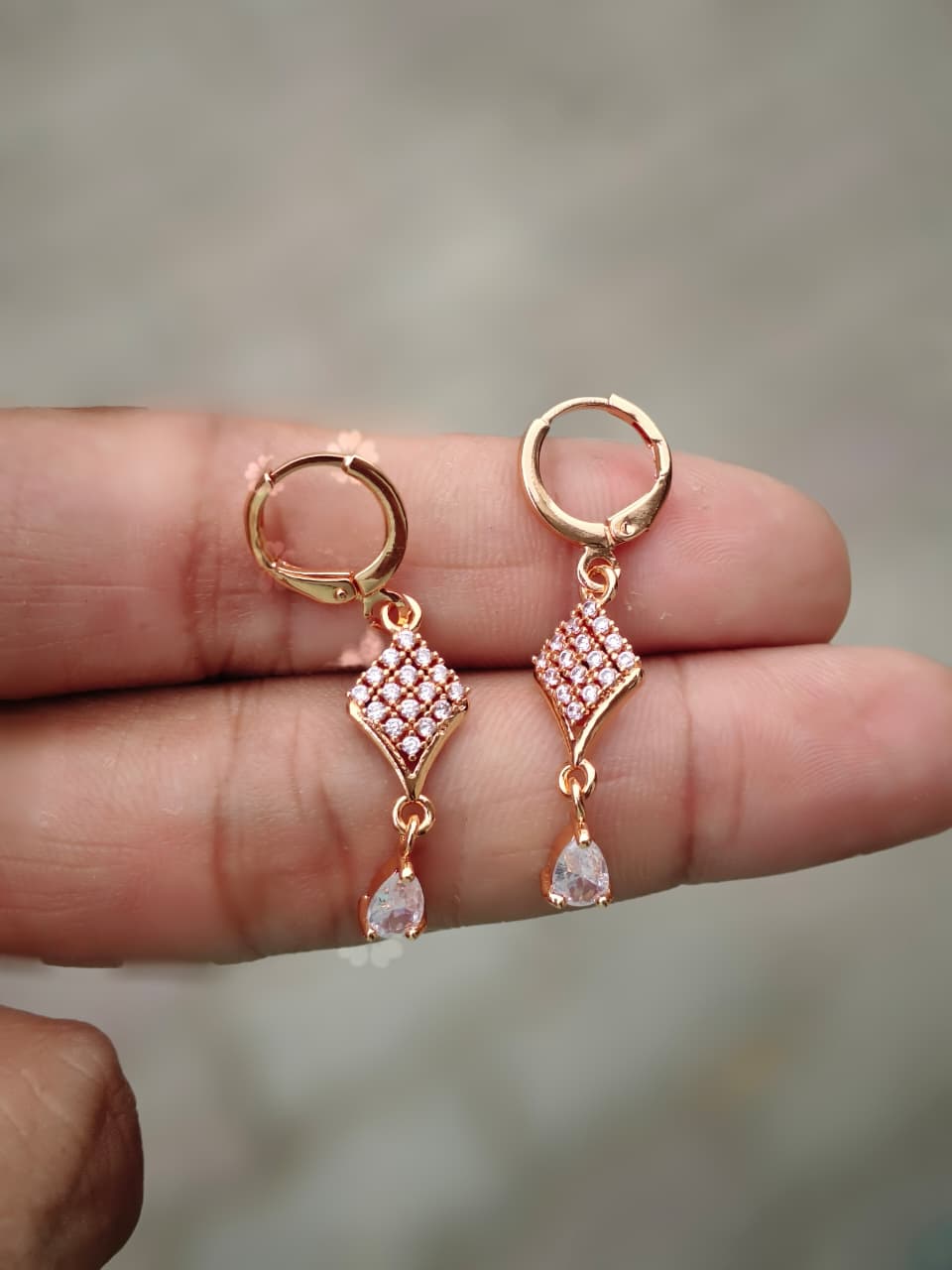 ✨ 1 Carat Gold Plated Zircon Earrings shisha white nag ✨