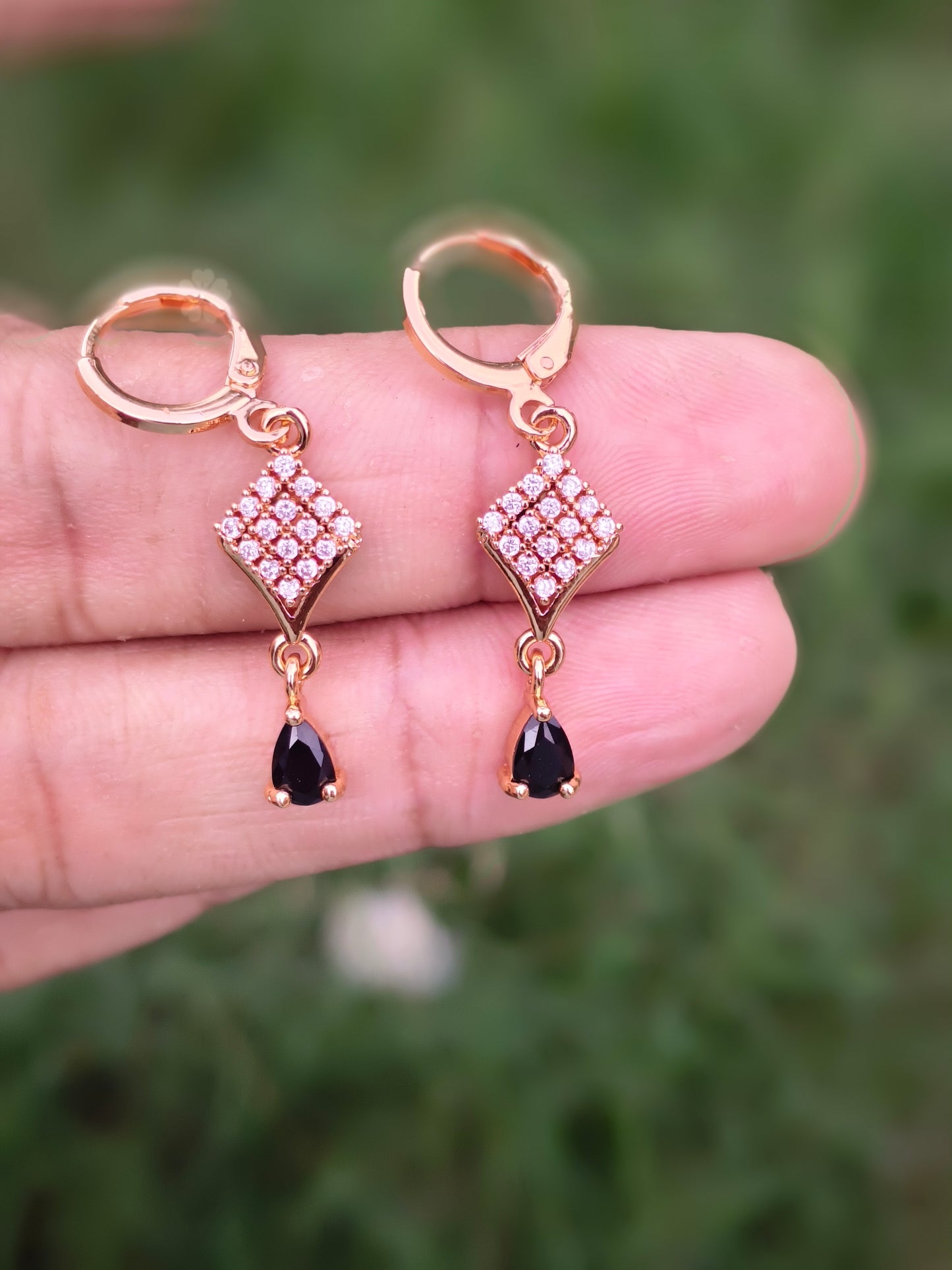 1 Karat Gold Zircon Stud Earrings Elegant black Nag Designs